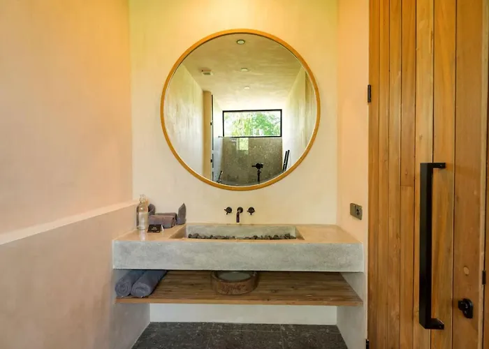 Sunset Serenity 2br Sunset & Gateway